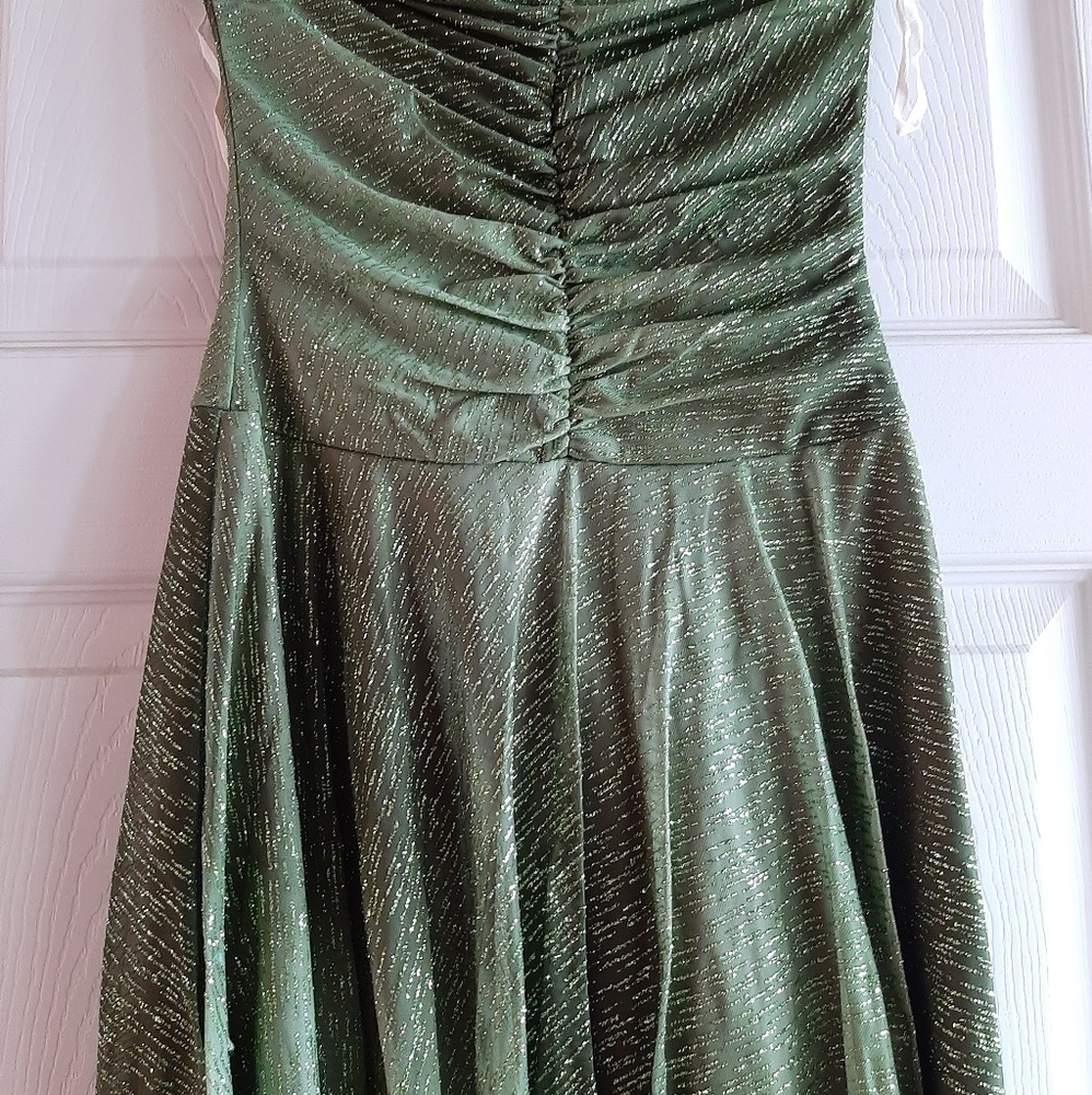 Dress - Picture 3 of 3